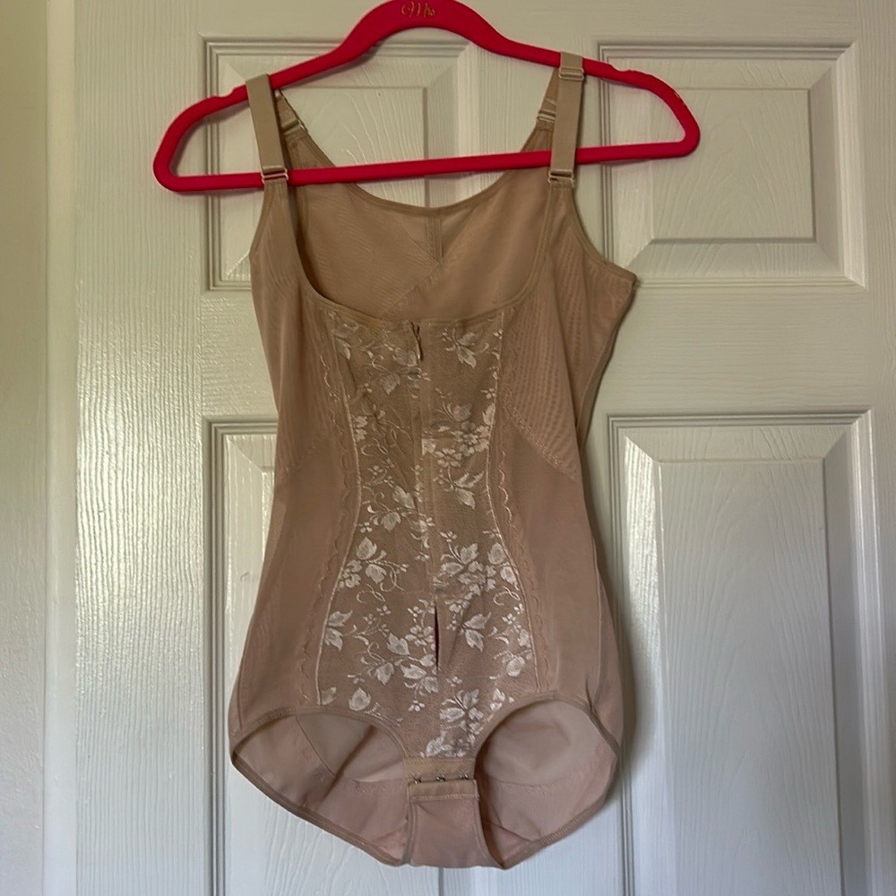 Tan floral print bodysuit
